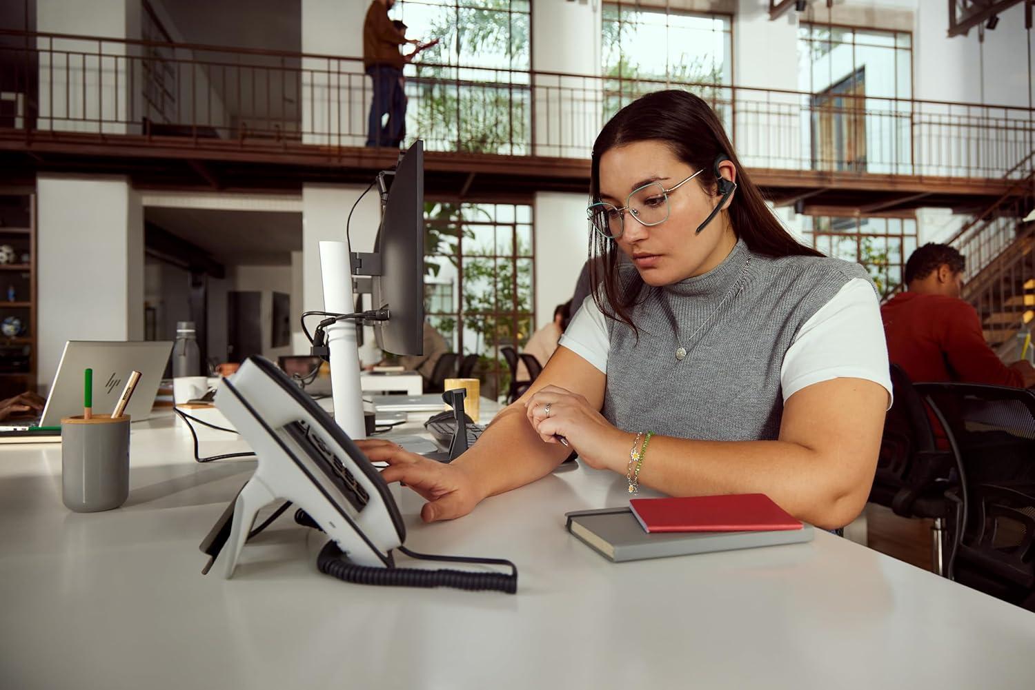 imagePOLY Voyager Legend 50 Casque Customer Special 1 Casque Bluetooth Simple avec Micro antibruit Design Ergonomique Commandes vocales Lger Connexion au MobileTablette Via Bluetooth Noir2025